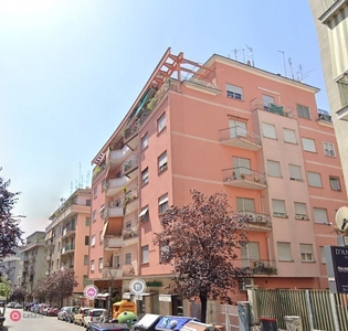 Appartamento in Vendita in Via Edoardo Jenner 42 a Roma