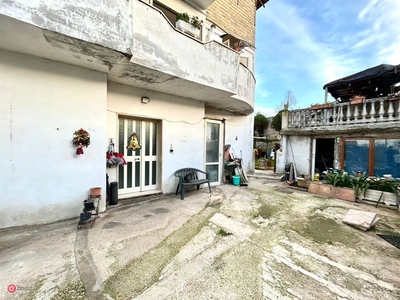 Appartamento in Vendita in Via Ginostra a Roma