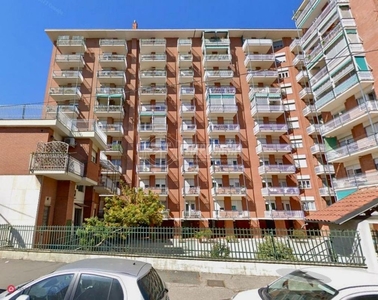 Appartamento in Vendita in Via Lemie 52 a Torino