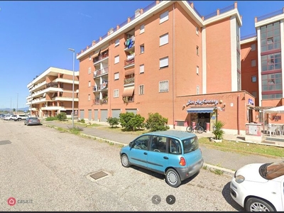 Appartamento in Vendita in Via Nocera Terinese 22 a Roma
