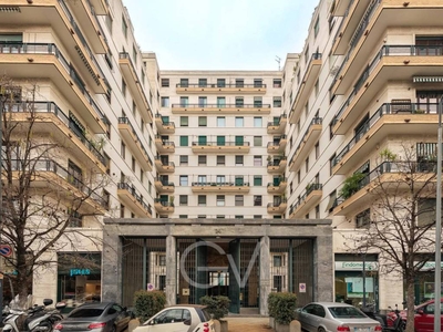 Appartamento viale Vittorio Veneto, Repubblica, Milano
