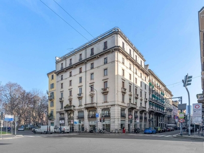 Bilocale viale Francesco Crispi 17, Moscova, Milano