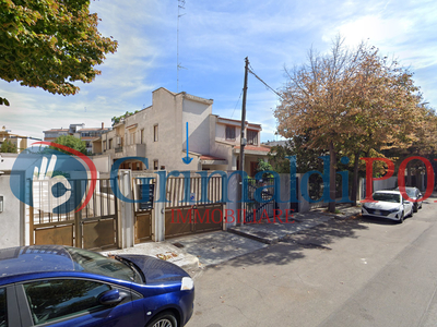 Box/Garage 64mq in affitto in via gaspare papatodero 14, Lecce