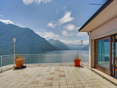 Casa in vendita in Argegno, Italia