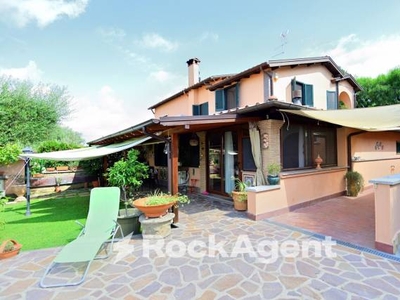 Casa in vendita in Ariccia, Italia