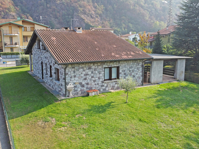 Casa in vendita in Esine, Italia