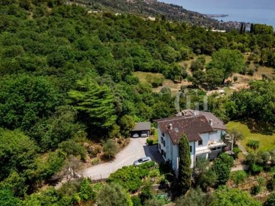 Casa in vendita in Gardone Riviera, Italia