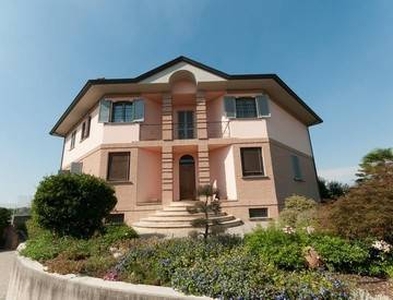 Casa in vendita in Gossolengo, Italia