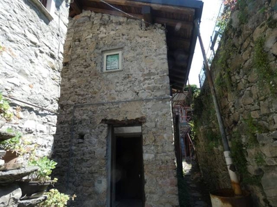 Casa in vendita in Lezzeno, Italia
