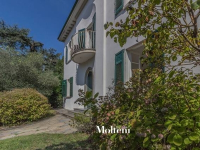 Casa in vendita in Mandello del Lario, Italia