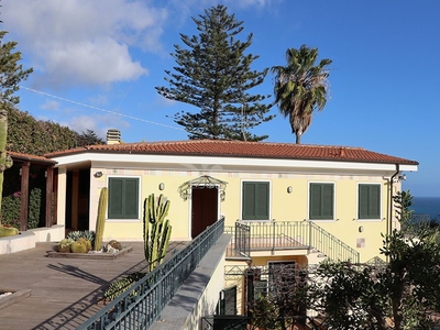 Casa in vendita in Ospedaletti, Italia