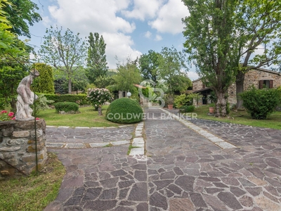 Casa in vendita in Secchiano, Italia