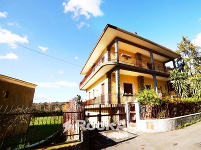 Casa in vendita in Tremestieri Etneo, Italia
