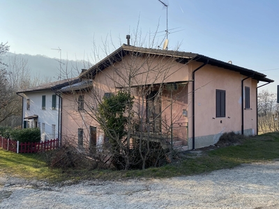 Casa semindipendente in collina Oltrepo Pavese