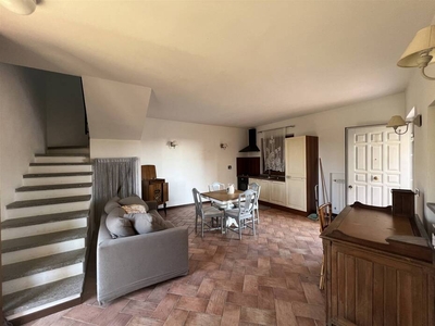 Ficulle: Charming Townhouse with Panoramic Views for Sale in Umbria