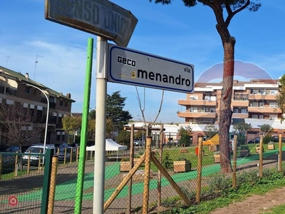 Negozio/Locale commerciale in Vendita in Via Menandro 59 a Roma