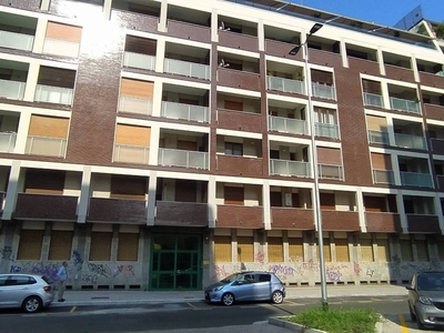 Quadrilocale via Col Moschin 11, Corso San Gottardo, Milano