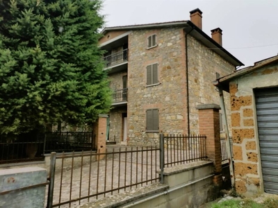 Semi-Detached House for Sale in Monteleone d'Orvieto