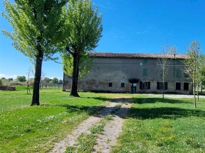 SOLIERA-CASALE/RUSTICO CON STALLA-TERRENO 9000 MQ. – rif. SOL0903