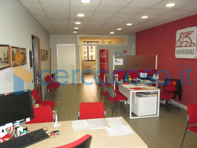 Ufficio in ottime condizioni, in affitto in Via Ferrari 13, Saronno