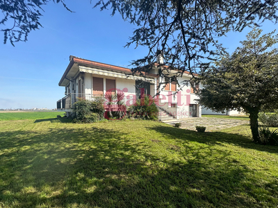 Villa con giardino a Bagnoli di Sopra