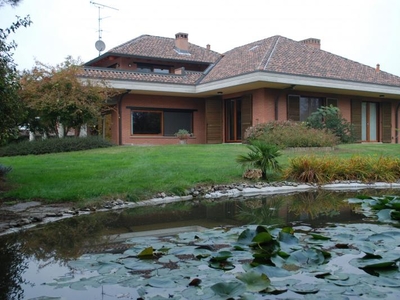 Villa unifamiliare in vendita in VIA LOBRINO, Cerano