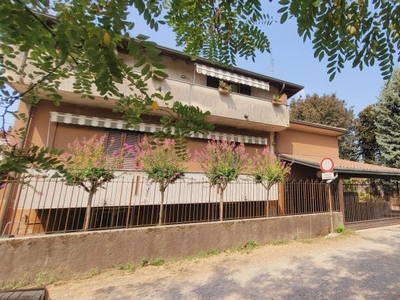 Villa unifamiliare in vendita in VIA MANDELLO, Busto Arsizio