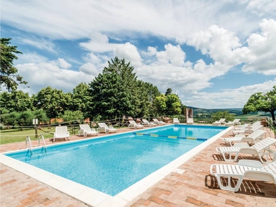 Appartamento a Castiglione Del Lago con piscina