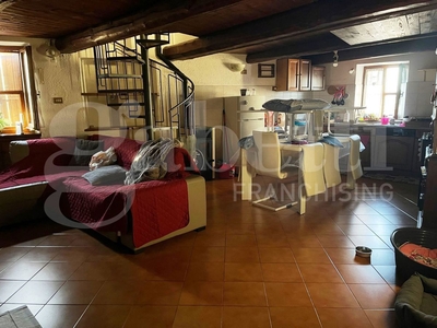 Appartamento di 85 mq in affitto - Spoleto