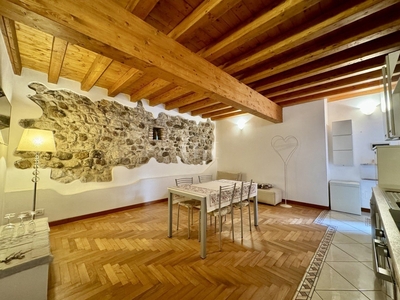 Appartamento in vendita 1 Stanza da letto a Desenzano Del Garda