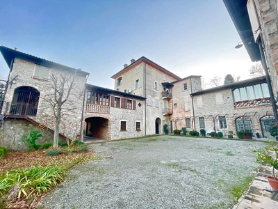 Appartamento in vendita 3 Stanze da letto a Desenzano Del Garda