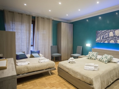 Camera in affitto in appartamento con 4 camere da letto a Trieste, Roma