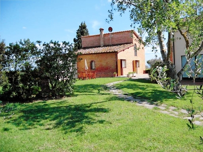 Casa a Castelfiorentino con giardino privato