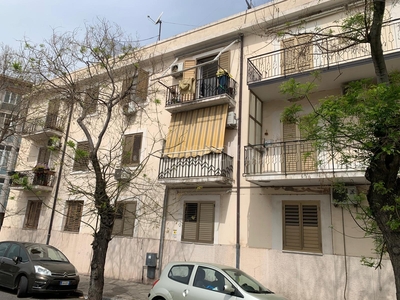 Casa a Reggio di Calabria in Via Zara, Via Santa Caterina