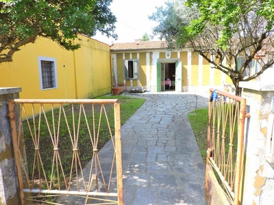 Casa indipendente con giardino, Vecchiano avane