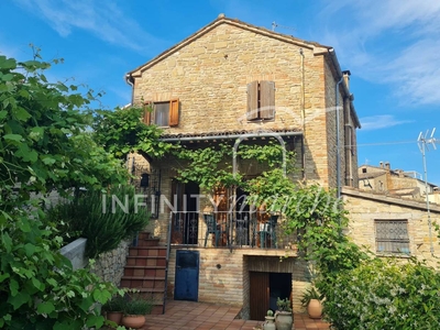 Casa indipendente in vendita 2 Stanze da letto a Monte San Martino