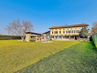 Casa indipendente in vendita 5 Stanze da letto a San Salvatore Monferrato