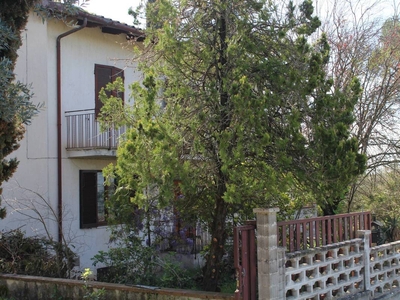 Casa indipendente in vendita 5 Stanze da letto a Spello