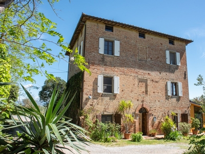 Casa indipendente in vendita 7 Stanze da letto a Castiglione Del Lago