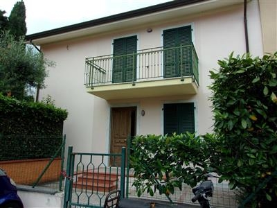 Casa semindipendente in buono stato di 131 mq.