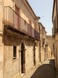Casa singola abitabile in zona Ibla a Ragusa
