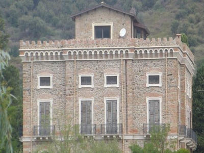 Hotel in vendita 22 Stanze da letto a Naso