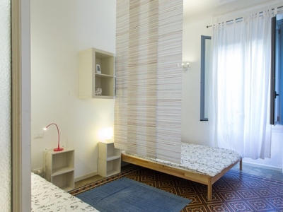 Letto in affitto in camera in appartamento con 2 camere da letto a Milano
