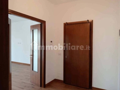 Quadrilocale viale San Gimignano,13A, Bande Nere, Milano