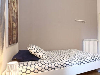Stanza in affitto in appartamento con 7 camere da letto a Bologna, Roma