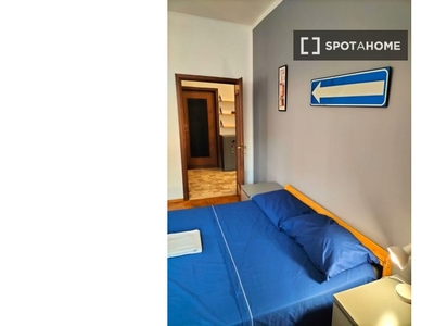 Stanza in affitto in un appartamento con 6 camere da letto, Bovisa, Milano