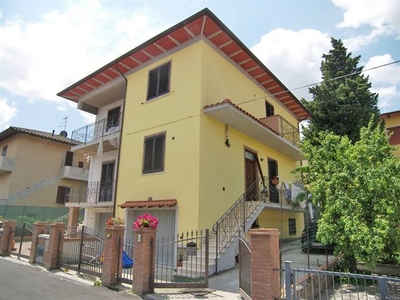 Villa a Schiera in Vendita a Torrita di Siena