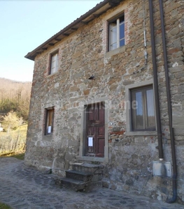 Trilocale da ristrutturare a San Romano in Garfagnana