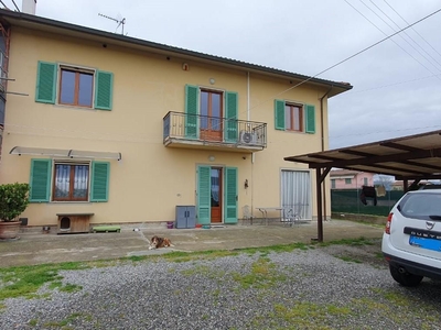 Villa Bifamiliare con giardino, Altopascio marginone