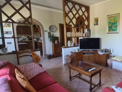 Villa bifamiliare in vendita a Altopascio